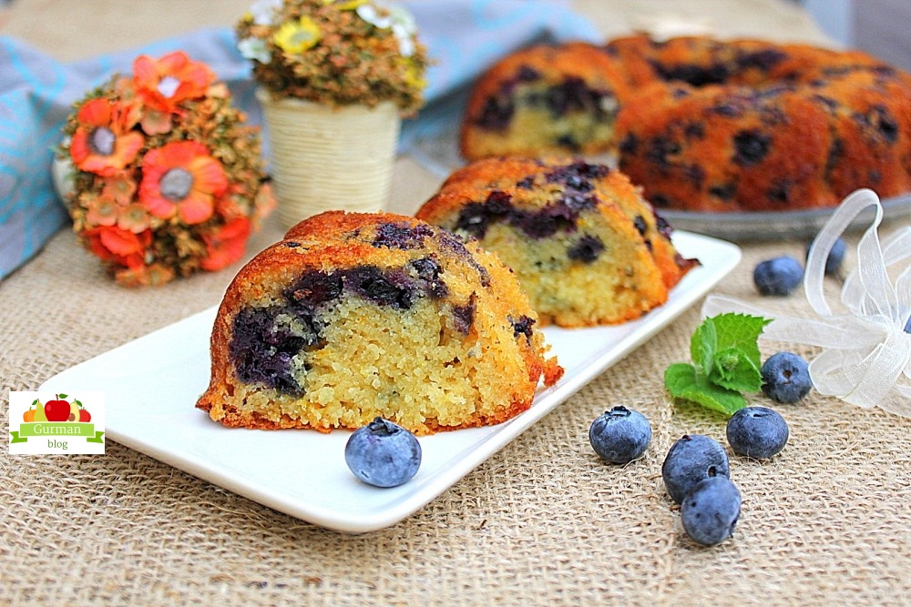 Апельсиновый кекс с черникой на кефире