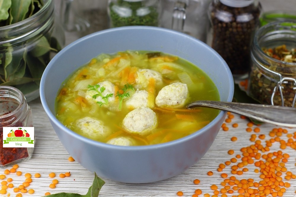 Ароматный суп из чечевицы с фрикадельками
