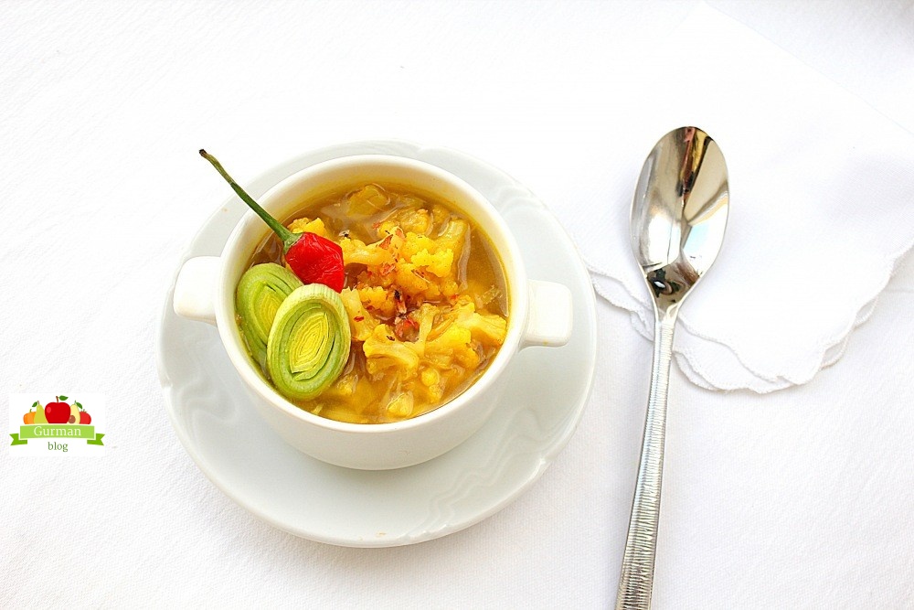 Ароматный суп из замороженной цветной капусты