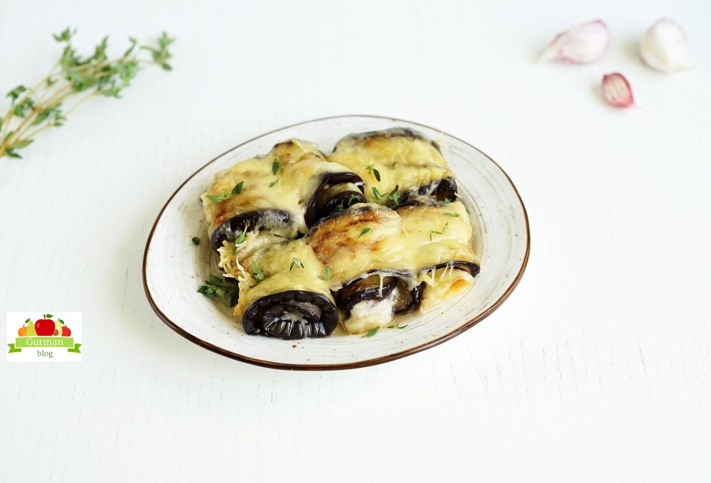 Баклажаны с сыром и чесноком в духовке