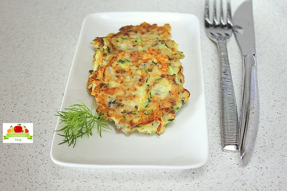 Блинчики из цукини и шампиньонов