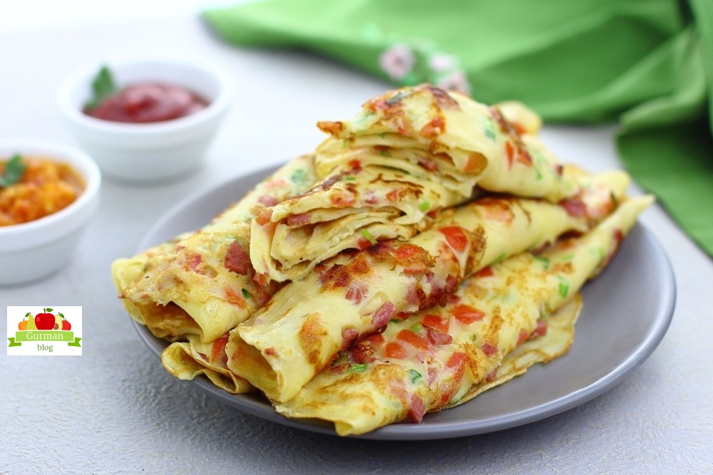 Блинчики с колбасой и сыром