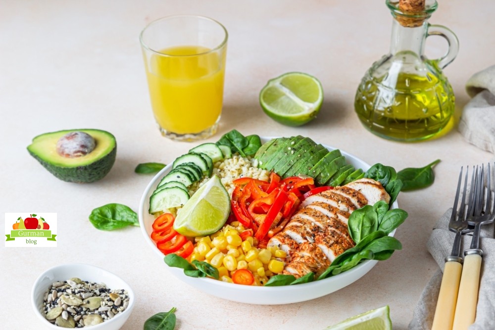 Боул с курицей и булгуром