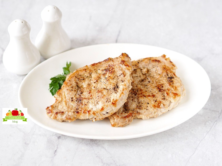 Эскалоп из свинины на сковороде