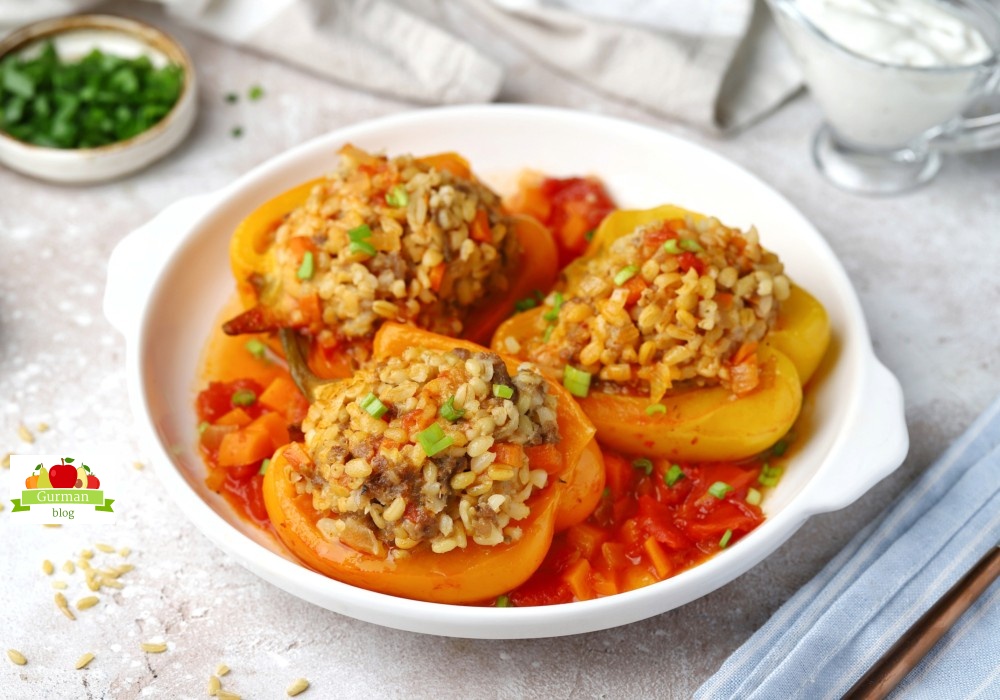 Фаршированный перец с булгуром и овощами