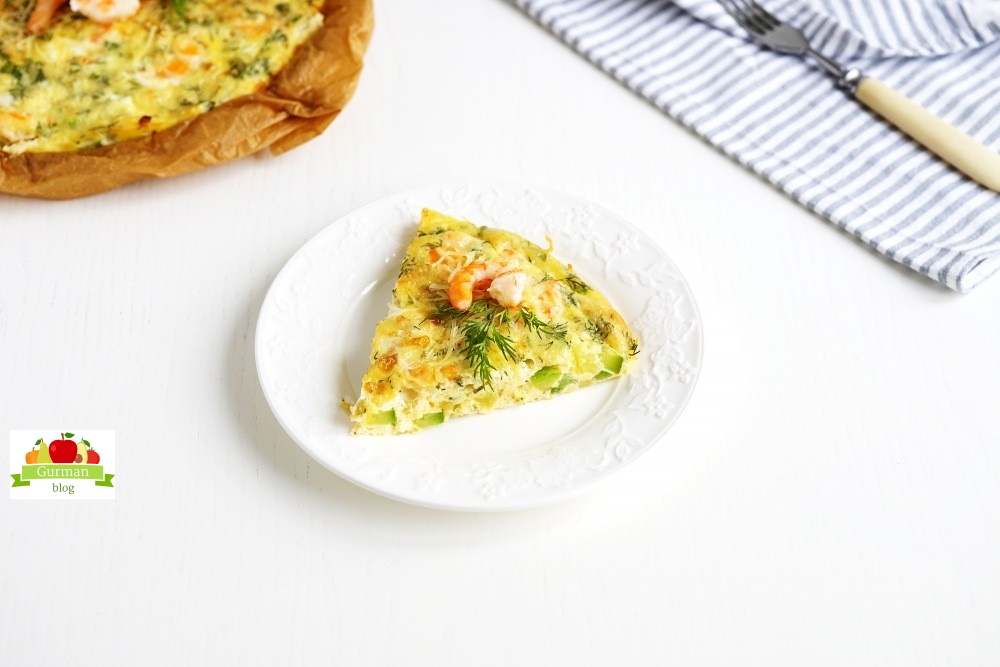 Фриттата с креветками и кабачком