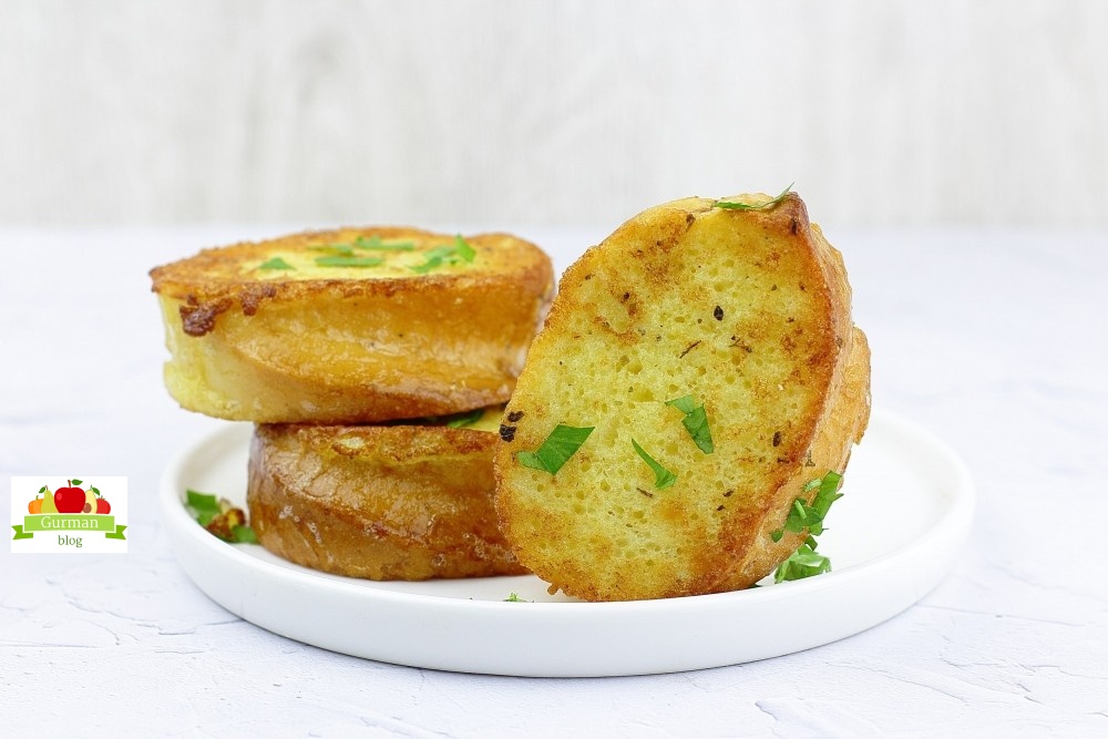 Гренки с яйцом и молоком – классический рецепт на завтрак