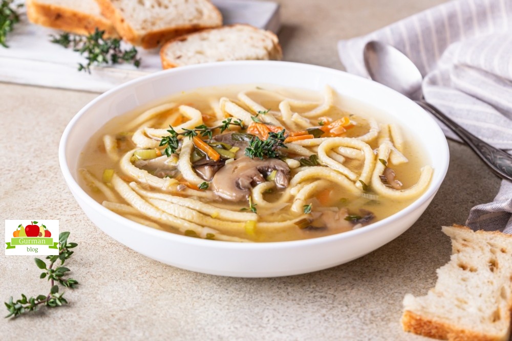 Грибной суп-лапша