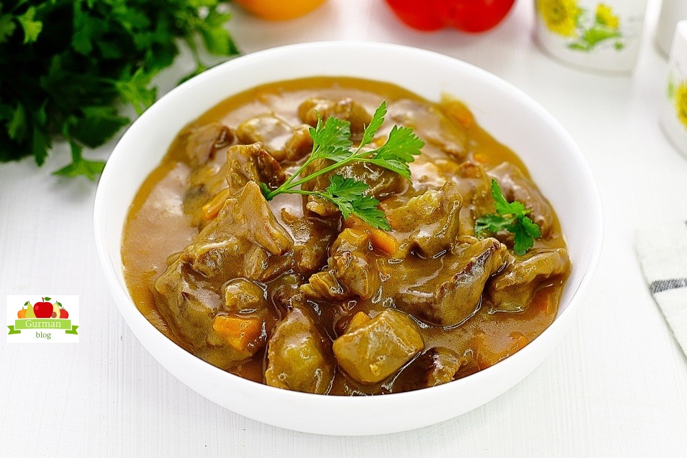 Гуляш с мукой – рецепт на сковороде