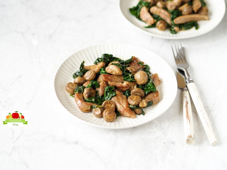 Индейка с грибами и шпинатом