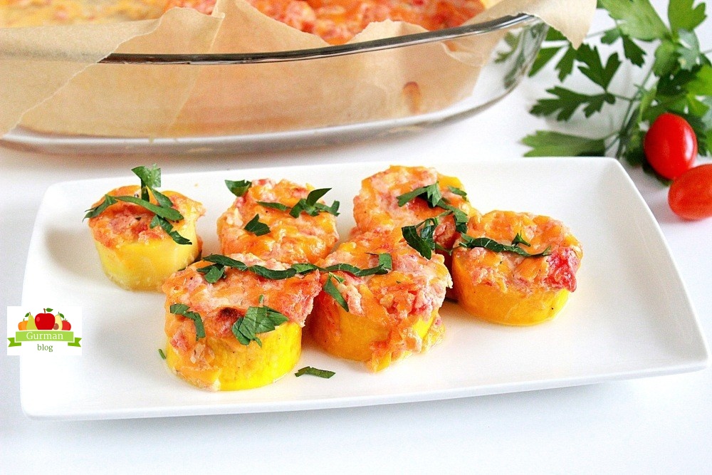 Кабачки с чесноком в духовке