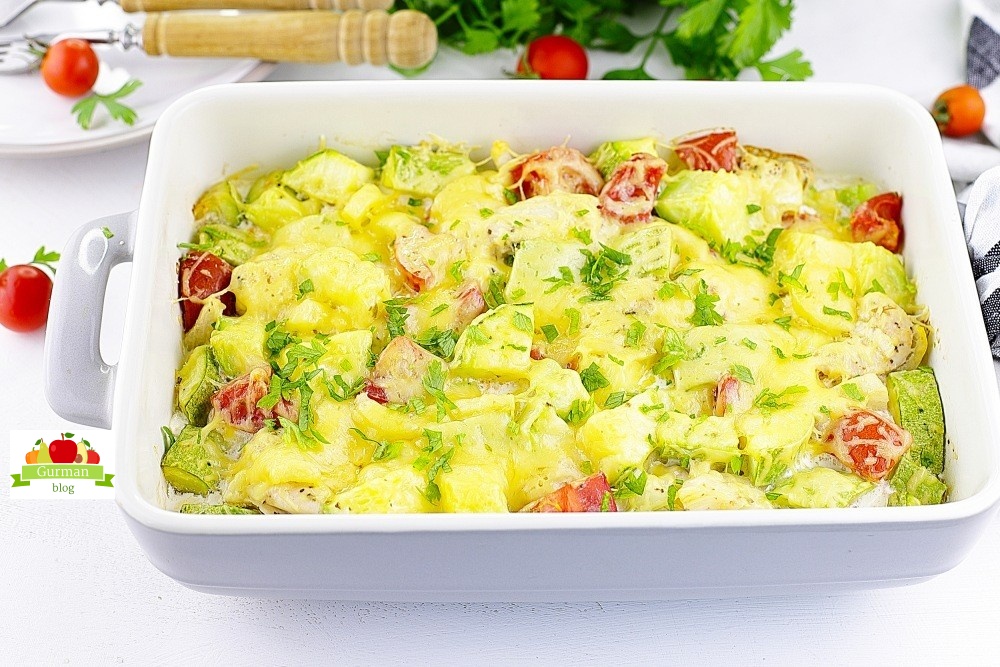 Кабачки с курицей в духовке