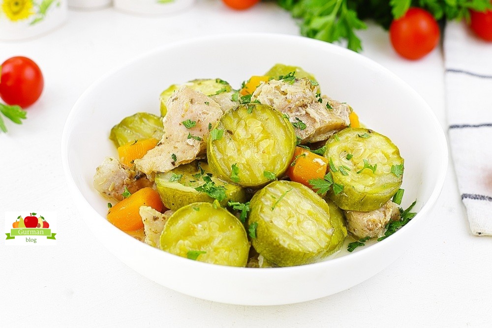 Кабачки с мясом в духовке