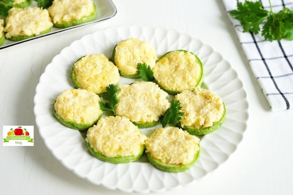 Кабачки с сыром на сковороде