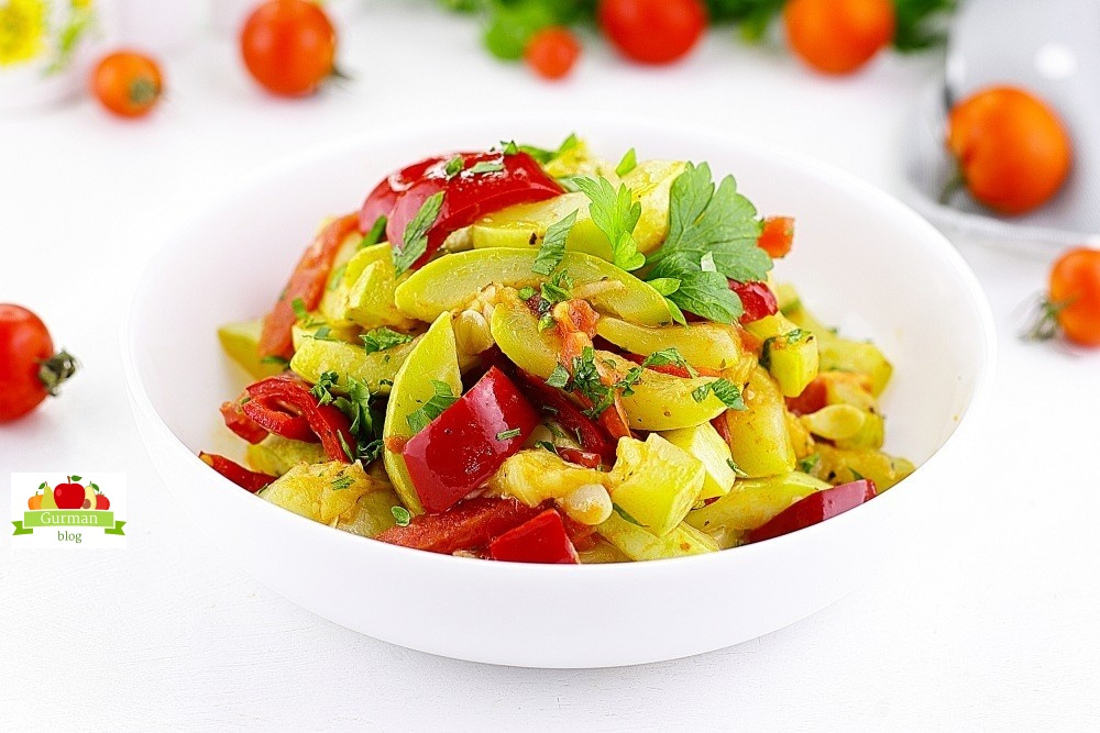 Кабачки тушеные на сковороде