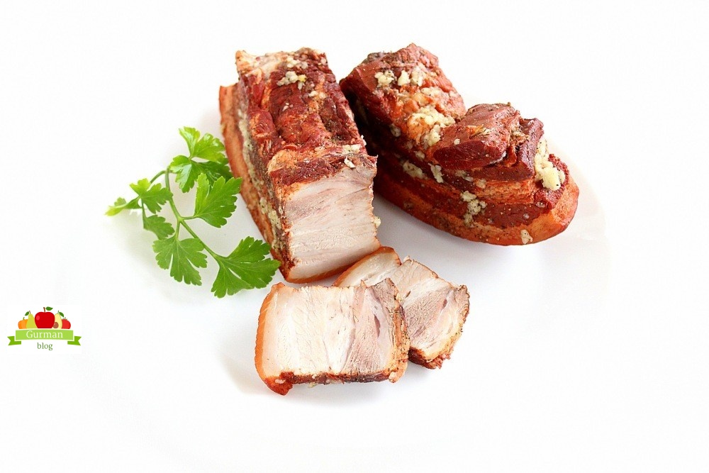 Как приготовить грудинку из свинины в луковой шелухе в домашних условиях