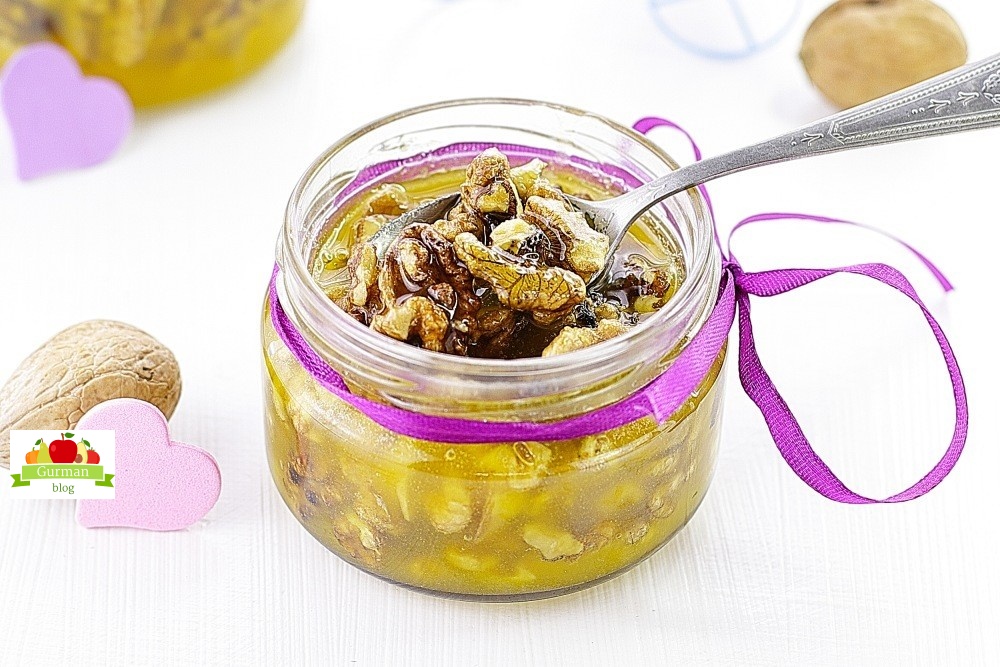Как сделать орехи с медом в банке: рецепт
