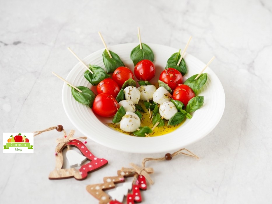 Канапе на Новый год 2025 на шпажках