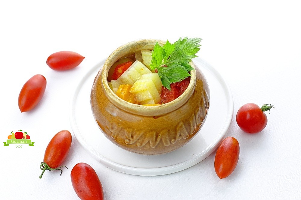 Картошка в горшочках в духовке: рецепт без мяса