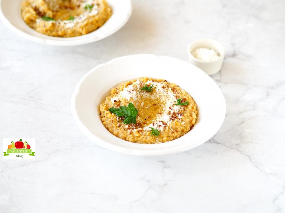 Каша из чечевицы с пармезаном на завтрак