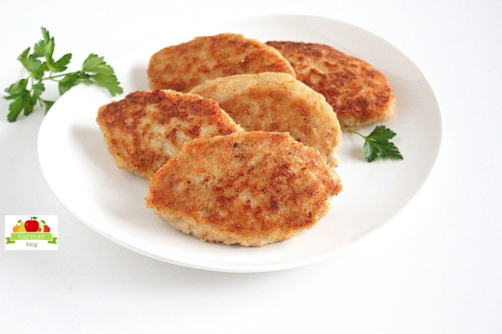 Котлеты из куриного фарша на сковороде: рецепт классический