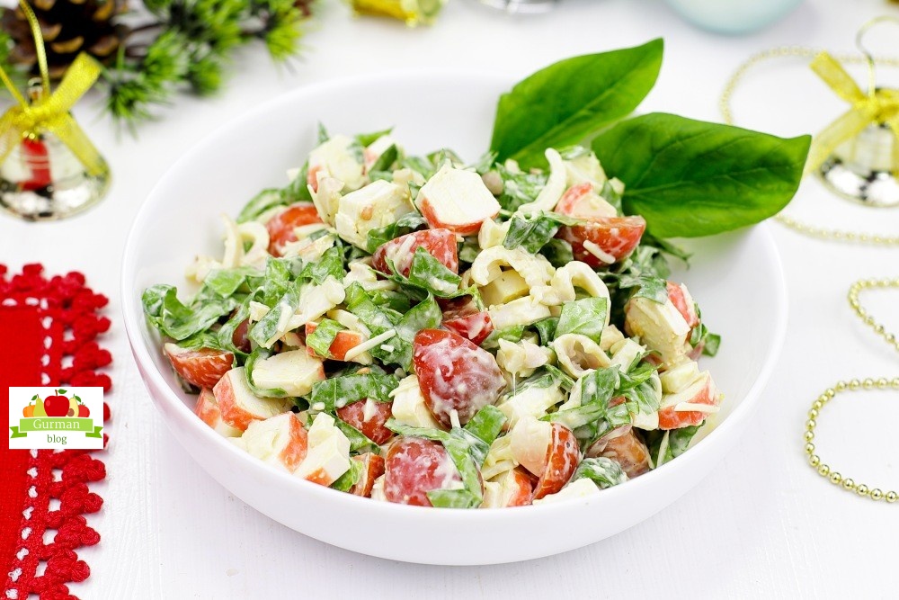 Крабовый салат с кальмарами на Новый год