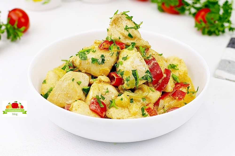 Курица в сливочном соусе на сковороде