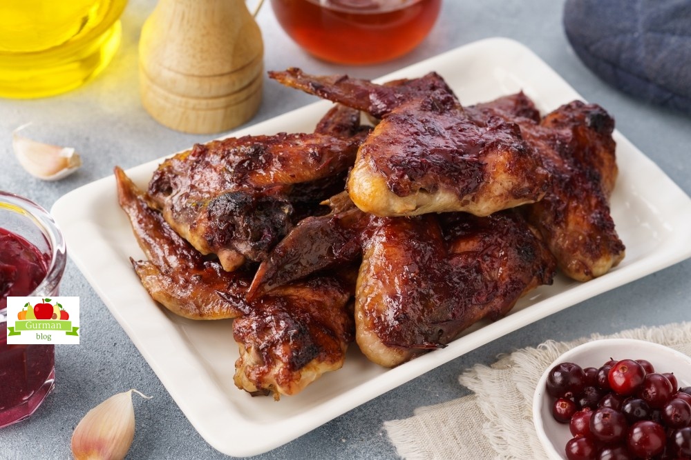 Куриные крылья в клюквенном соусе
