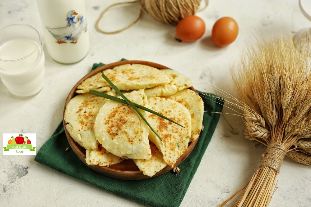 Ленивые пирожки с сыром и зеленью