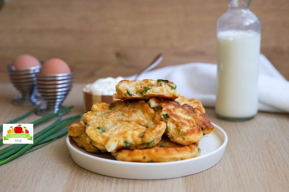 Ленивые пирожки с зелёным луком и яйцом