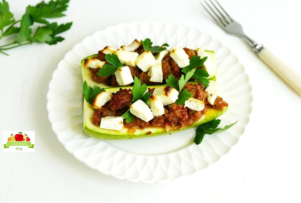 Лодочки из кабачков с фаршем