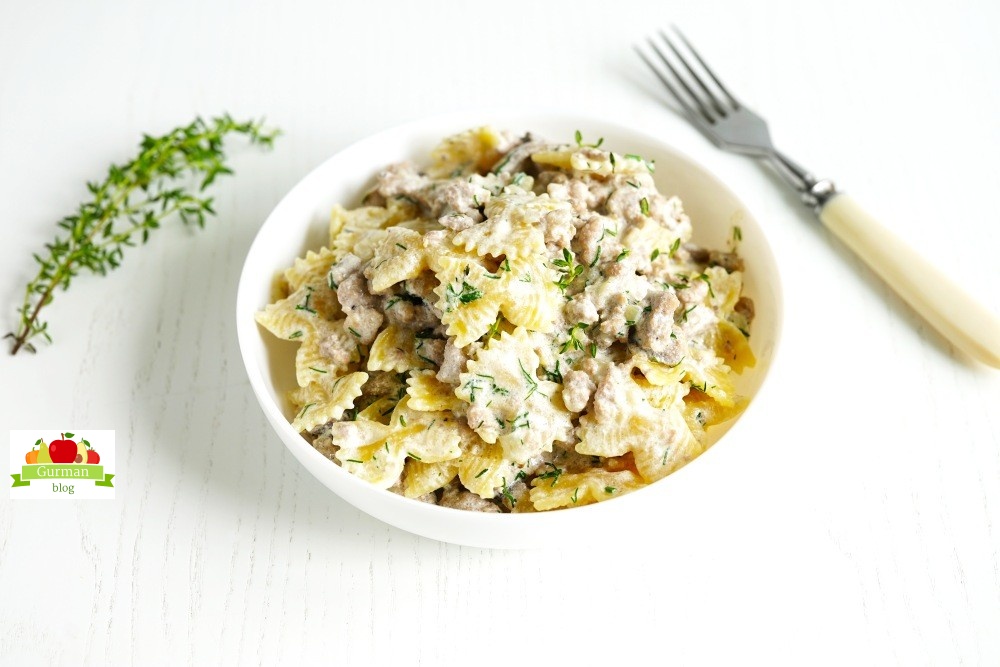 Макароны с фаршем на сковороде