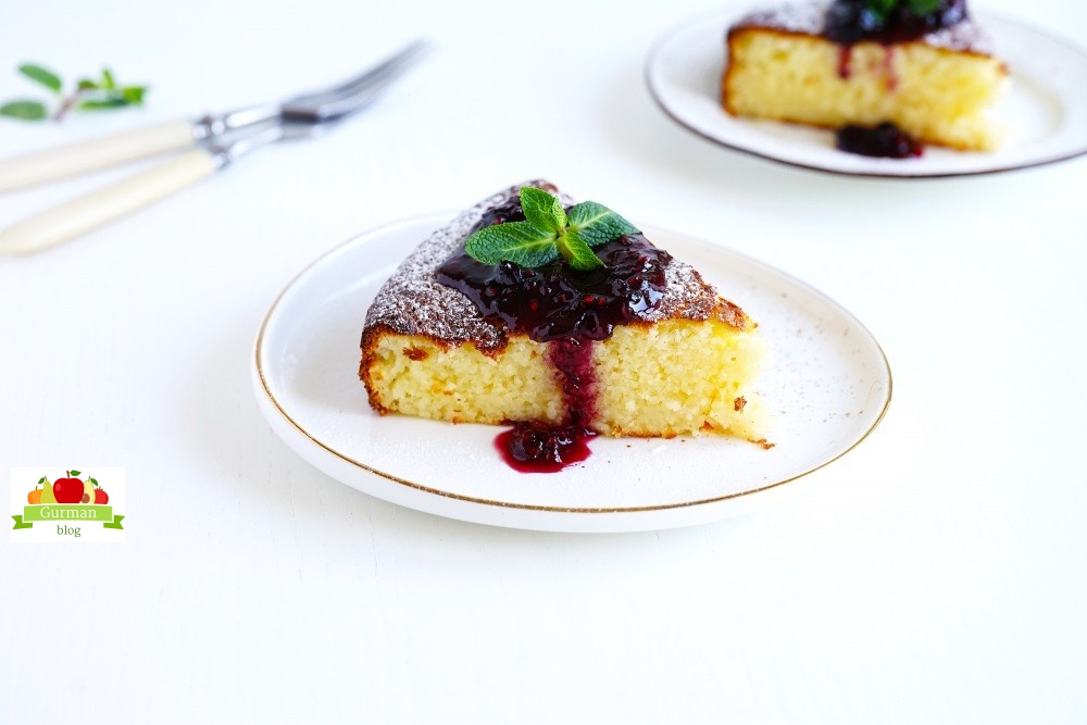 Манник на кефире пышный