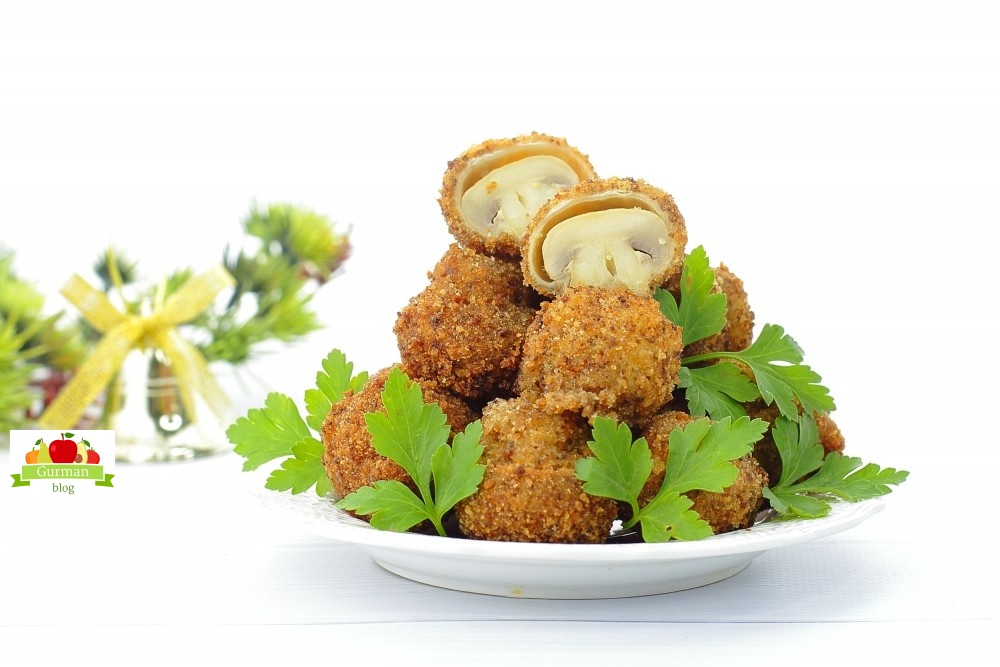 Маринованные шампиньоны в кляре: закуска на Новый год