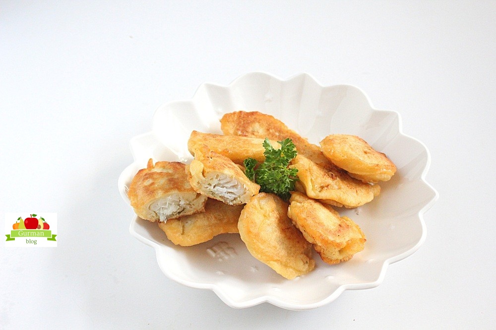 Минтай в кляре на сковороде