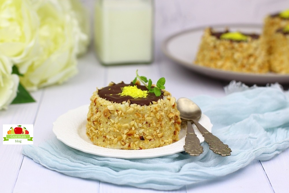Молочное пирожное с арахисом и шоколадом