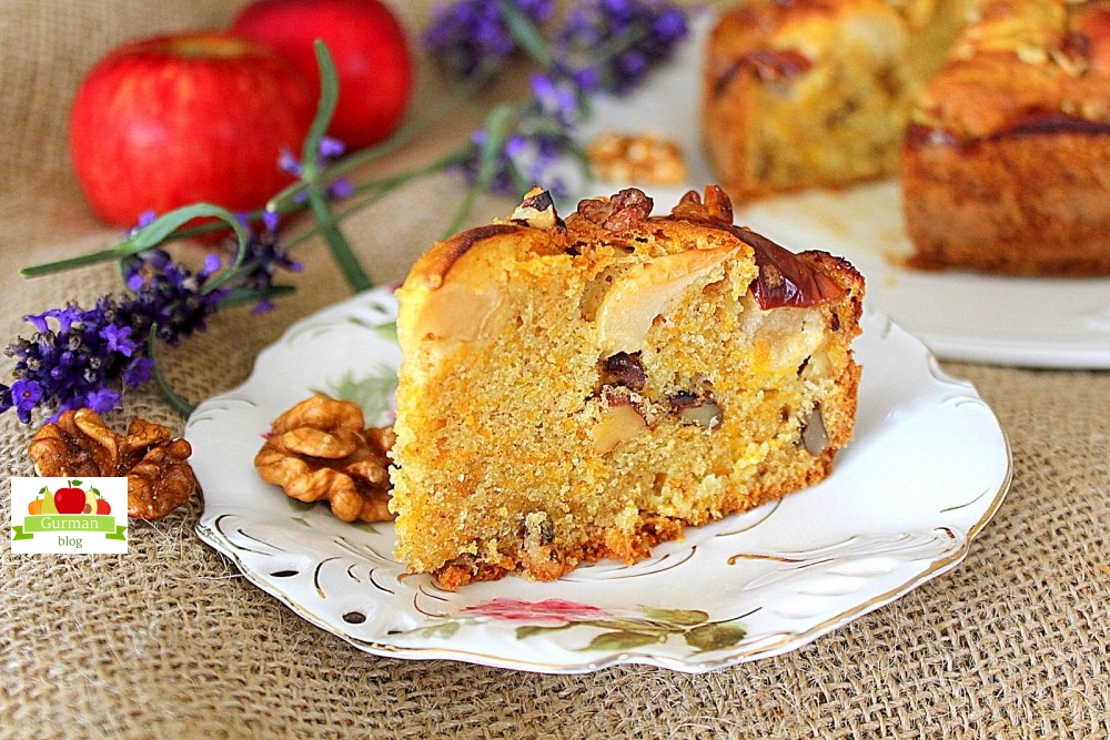 Морковный пирог с яблоками и грецкими орехами