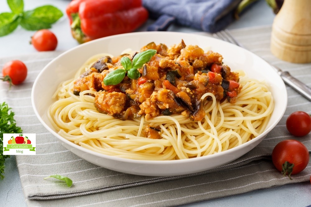 Мясной соус с баклажанами к пасте