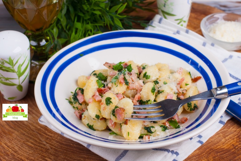 Ньокки с ветчиной и сыром