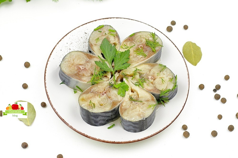 Очень вкусная малосольная скумбрия в домашних условиях