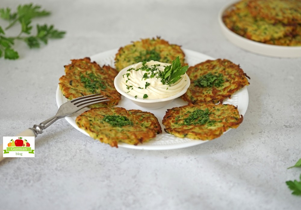 Оладьи из цукини с яблоком