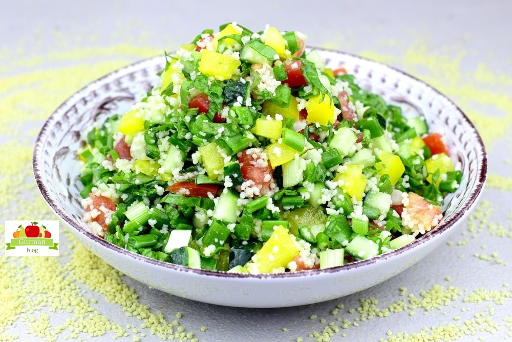 Овощной салат с кус-кусом и щавелем