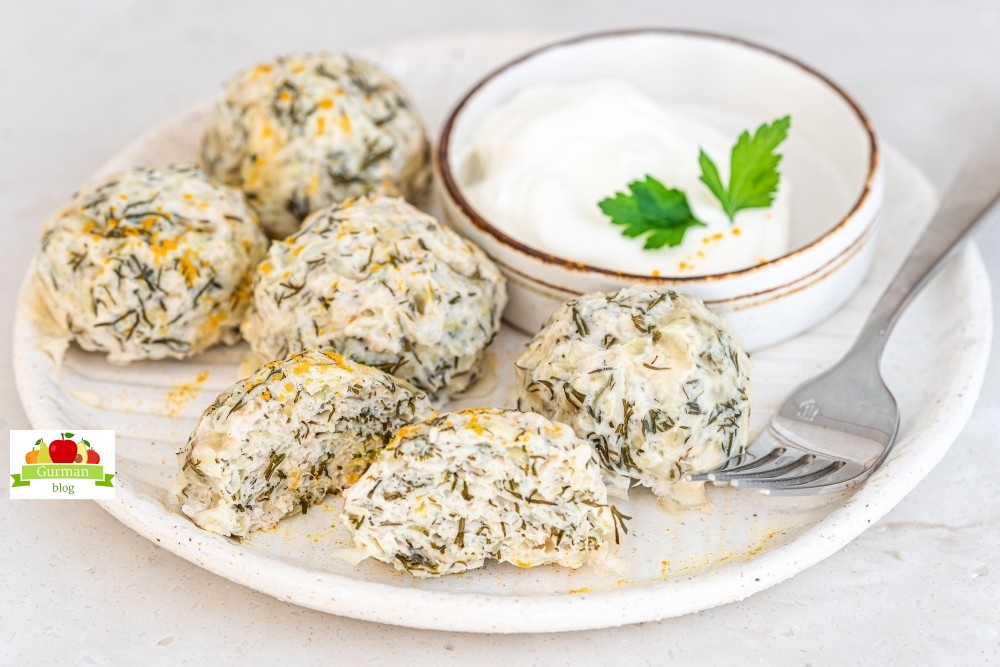 Паровые котлеты из курицы с капустой