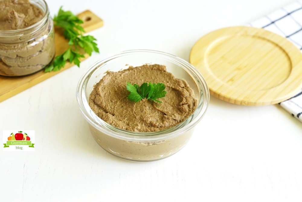 Паштет из печени с морковью и луком