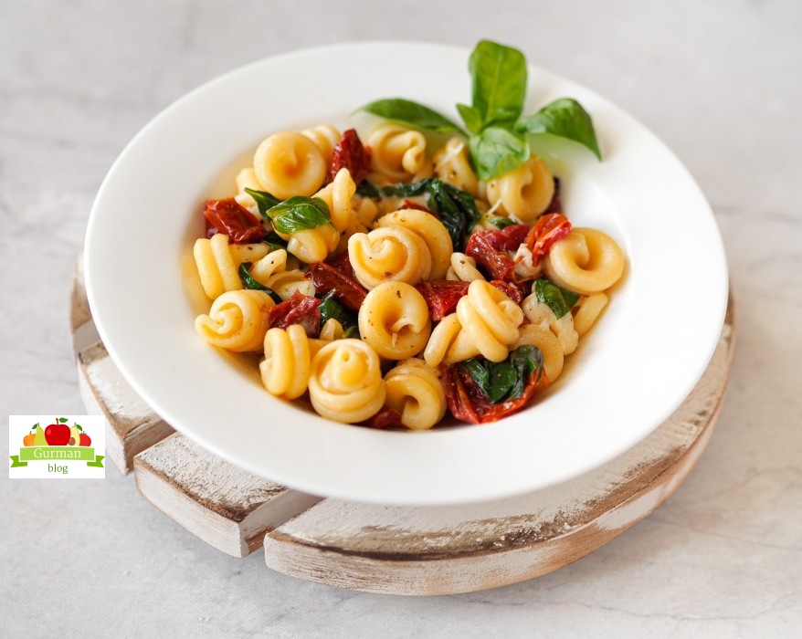 Паста с вялеными томатами