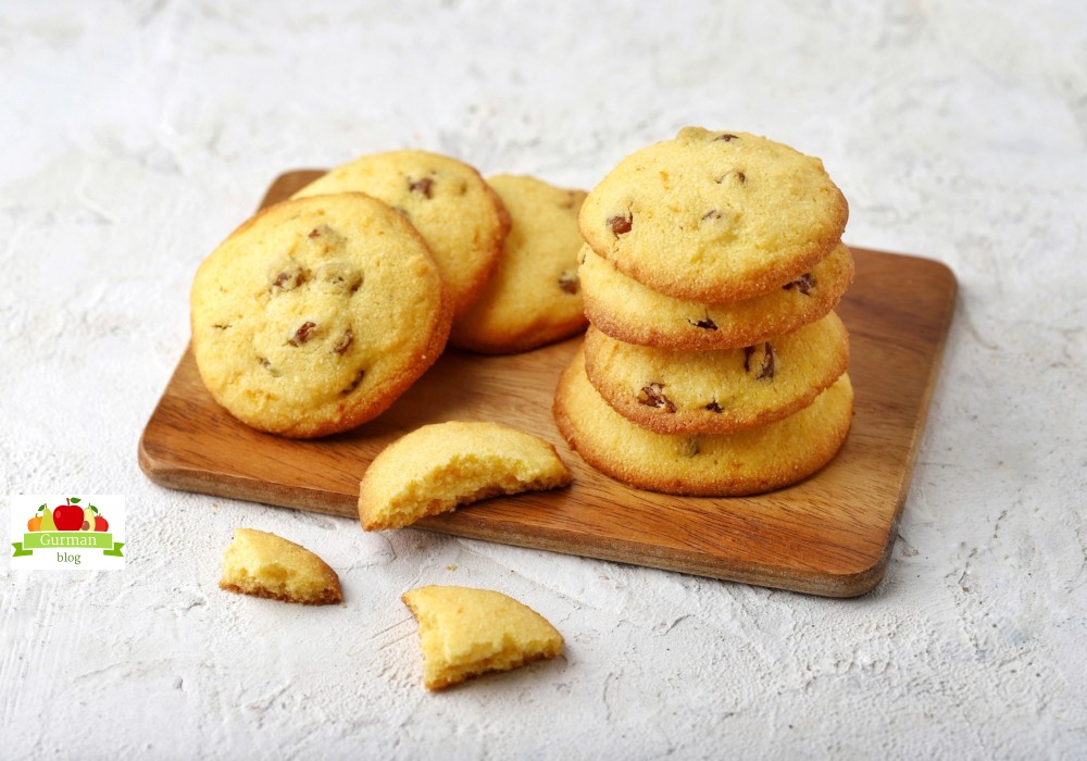 Печенье с полентой, изюмом и рисовой мукой