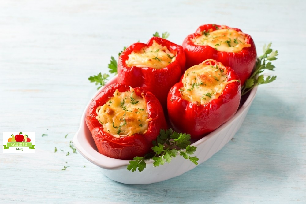 Перец, фаршированный спагетти