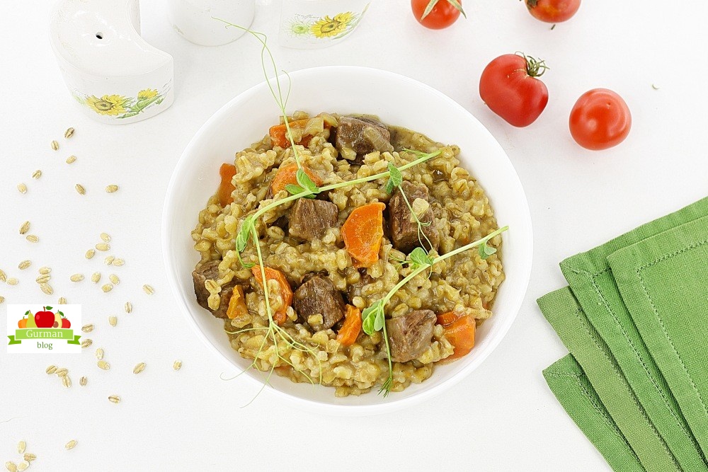 Перловка в мультиварке с мясом