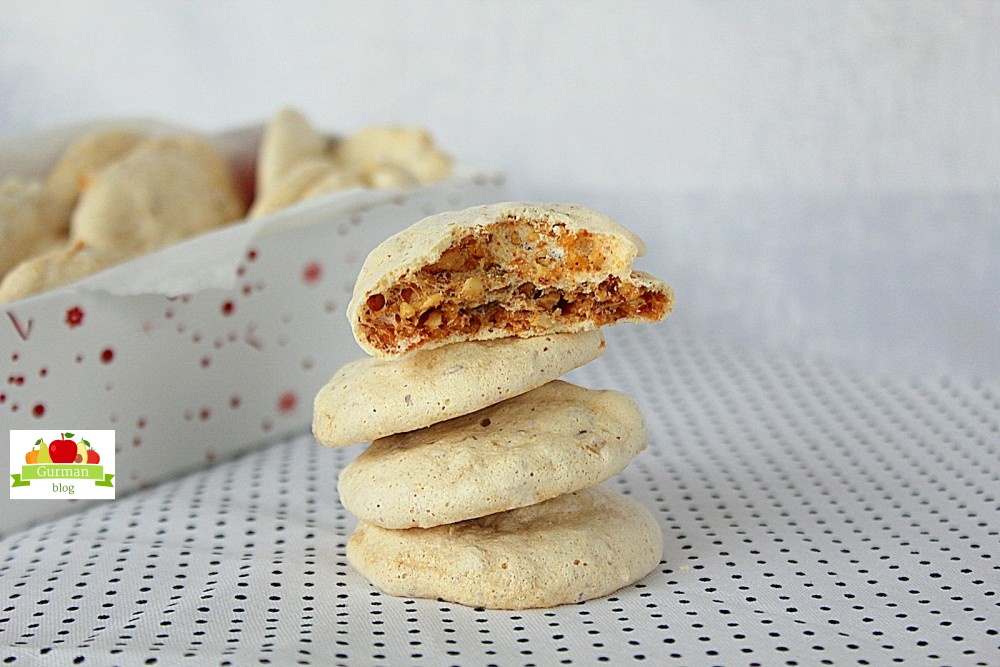 Песочное ореховое печенье на белках