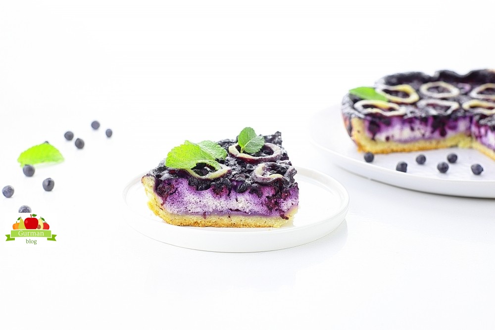 Песочный пирог с черникой в мультиварке